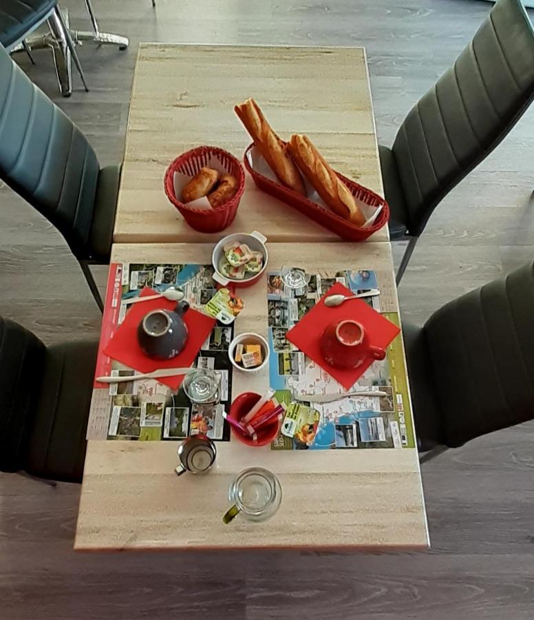 Residence Hoteliere Helios Jonzac Exteriör bild