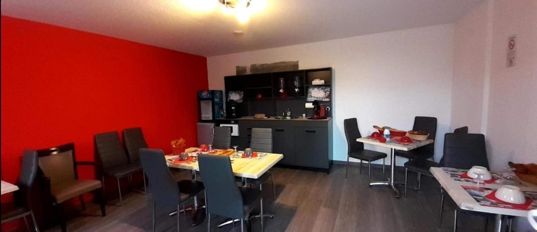 Residence Hoteliere Helios Jonzac Exteriör bild